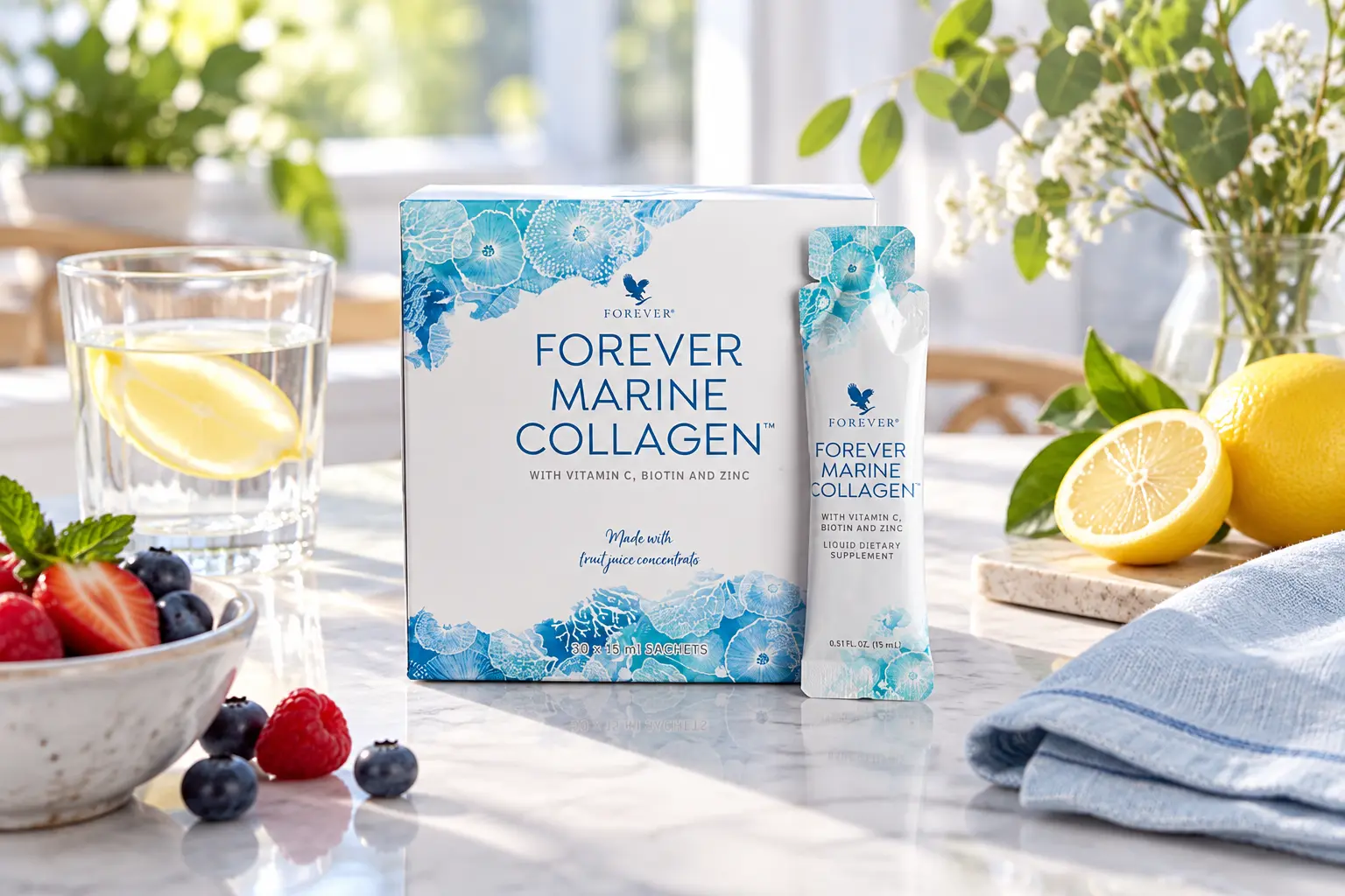 Forever Marine Collagen in einer morgendlichen Küchenszene mit Zitrusfrüchten